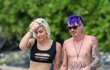 Paris Jackson a její přítel, bubeník Michael Snoody. Oba mají rádi tetování.