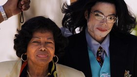 Katherine Jackson prohrála soud a musí zaplatit 17 miliónů korun.