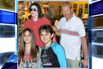 Michael Jackson se s hercem Markem Lesterem přátelil více než třicet let. Nyní vyšlo najevo, že by právě Mark mohl být biologickým otcem Paris (15) a Prince (16).