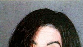 Zpěvák Michael Jackson je neustále obviňovaný z pedofilie.