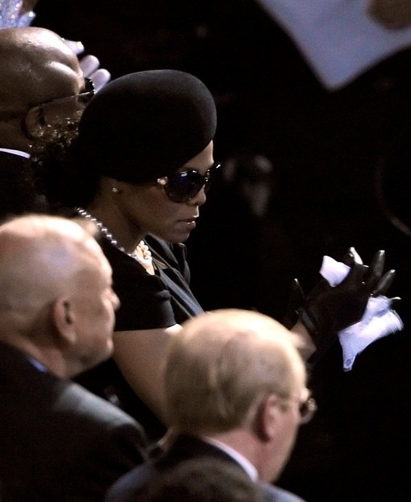 Janet Jackson na rozlúčke so svojim bratom Michaelom