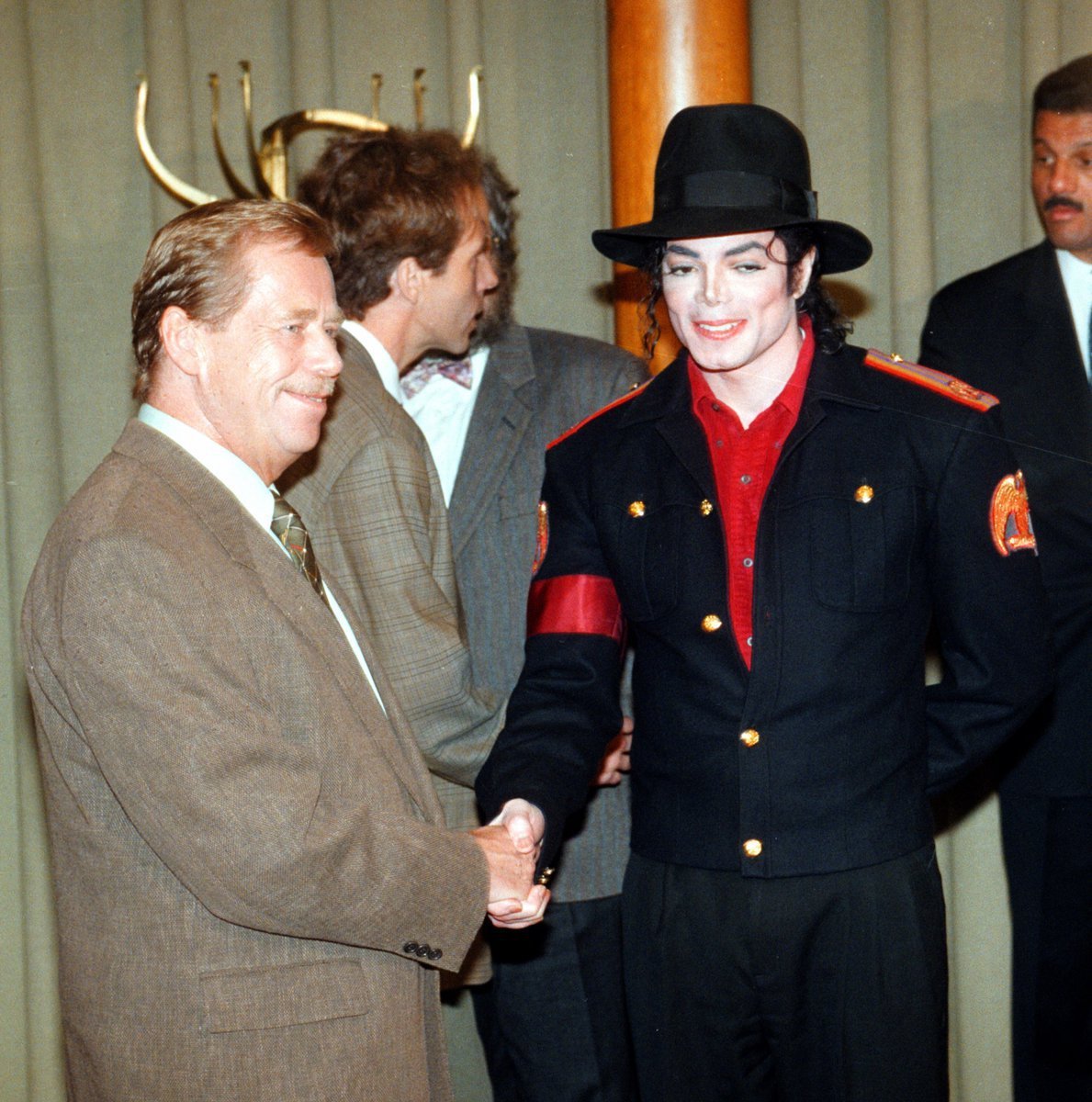 Michael Jackson se v Praze setkal i s prezidentem Václavem Havlem.