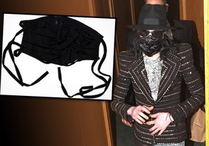Maska zpěváka Michaela Jacksona by se podle pořadatelů aukce mohla prodat až za tři miliony korun