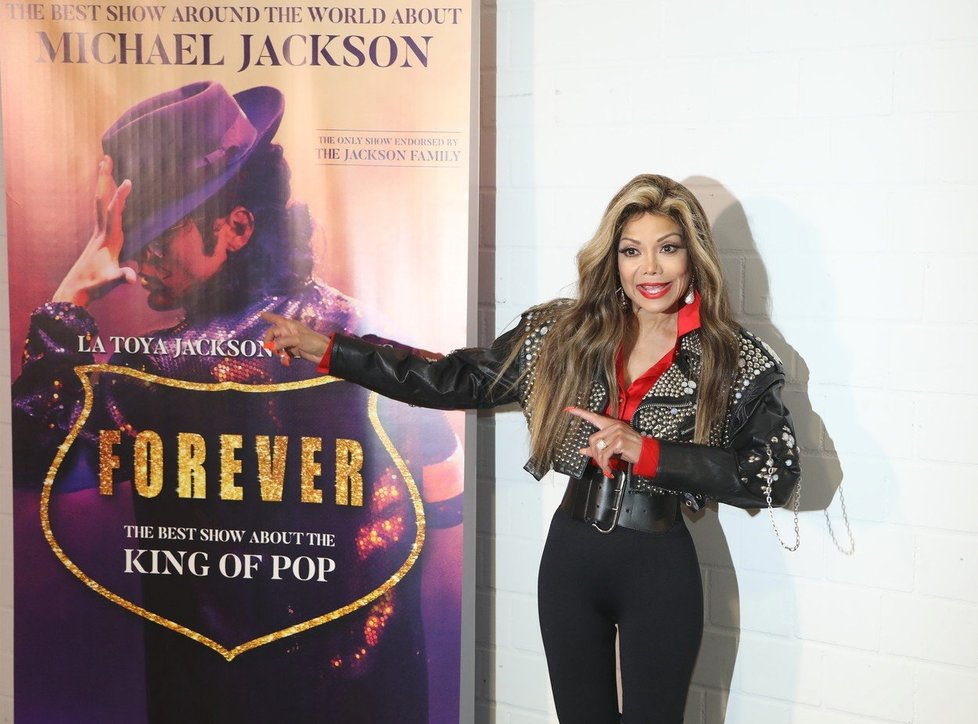 Starší sestra zesnulého Michaela Jacksona představila v Hannoveru chystanou show &#39;Forever - King of Pop.