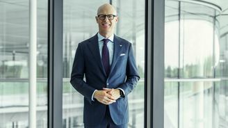 Do čela Porsche zamíří bývalý šéf McLarenu. Zkušenosti má i z Ferrari Do čela Porsche zamíří bývalý šéf McLarenu. Zkušenosti má i z Ferrari