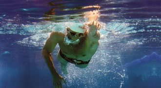 Seriál Sportu o hvězdách Her: Phelpse nedostala do bazénu ani maminka