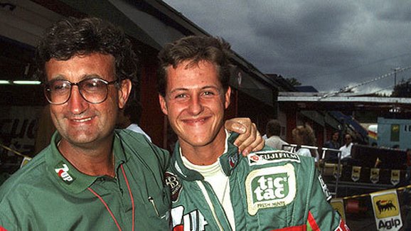 Michael Schumacher by slavil 30 let debutu ve Formuli 1. Vzpomínáte, jak dopadl?