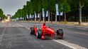 Ferrari F300, se kterým vítězil Michael Schumacher, jde do aukce.