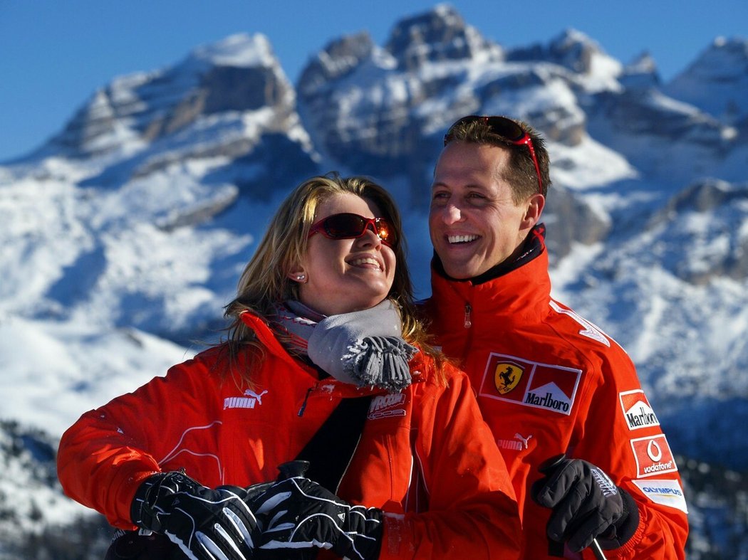Schumacher osobně poznal Lailu na konci loňského roku. Na fotce s manželkou Corinnou