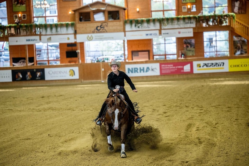 Gina-Maria Schumacherová sdílí se svým snoubencem Iainem lásku ke koním. Sama se věnuje jezdectví již od dětství.