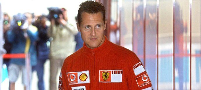 Michael Schumacher je prý na vozíčku a při pohledech na přírodu často pláče.