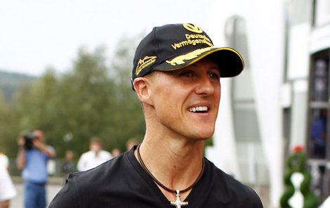 ¨Triko i čepice Michaela Schumachera připomíná dvacetileté výročí.