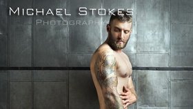 Michael Stokes a jeho snímky válečných hrdinů.