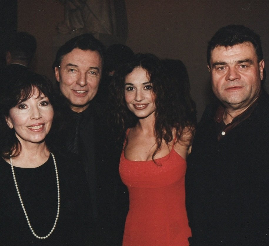 Michaela Kuklová s maminkou a dvěma Karly, Gottem a Svobodou