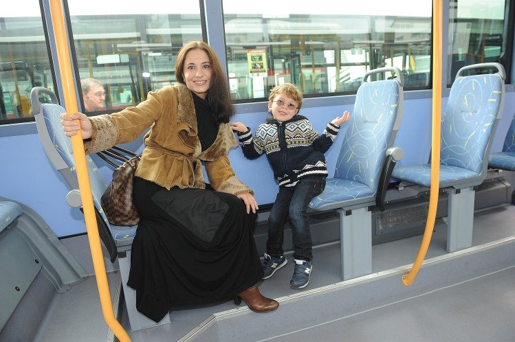 Se synem Romanem si vyzkoušeli téměř všechny sedačky v autobusu.