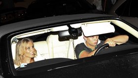 Michaela Ochotská v autě s cizím mužem, o kterém tvrdí, že je to manžel její kamarádky