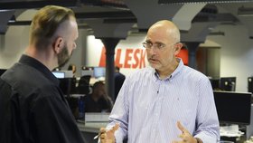 Martin Hollý (vpravo) při rozhovoru s redaktorem Blesku