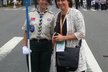 Setkání s tchajwanskou skautkou. Europoslankyně Michaela Šojdrová (KDU-ČSL), sama skautka, přiznala, že kroj jí visí v Česku ve skříni.