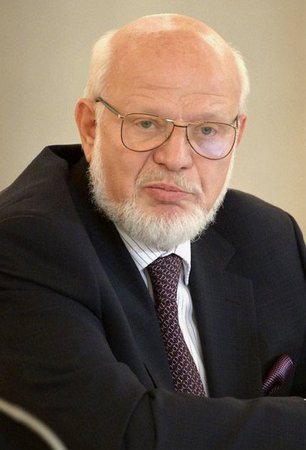 Dosavadní předseda ruské prezidentské rady pro lidská práva Michail Fedotov