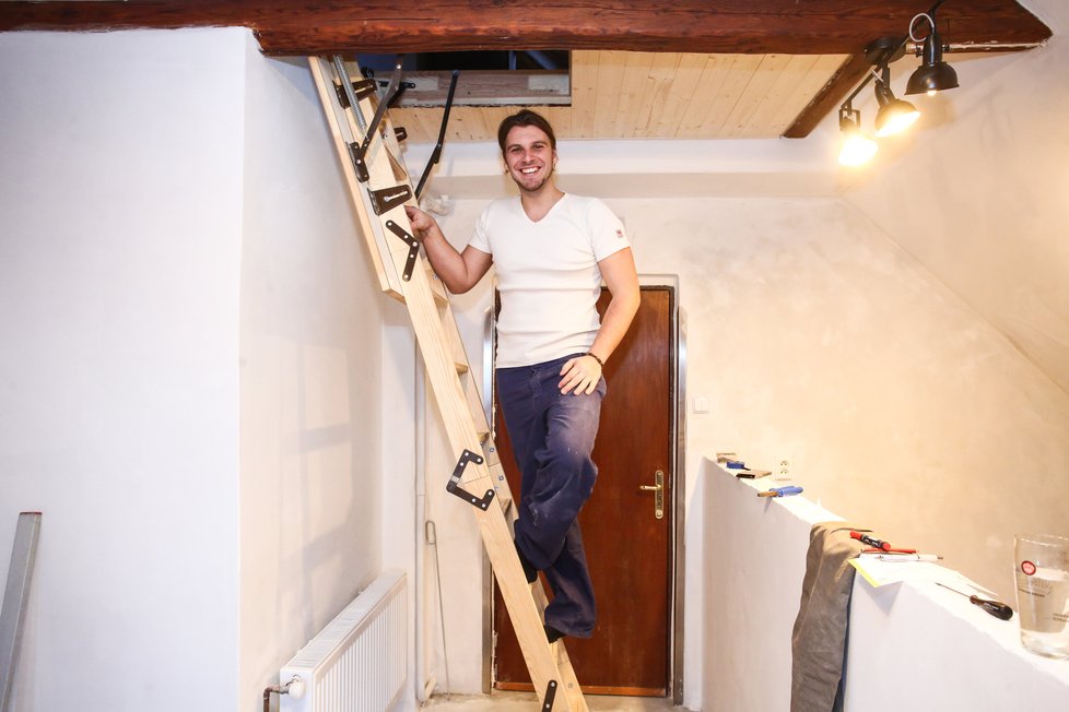 Bydlení zpěváka Michala Bragagnola: S manželkou rekonstruují první patro rodinného domku!