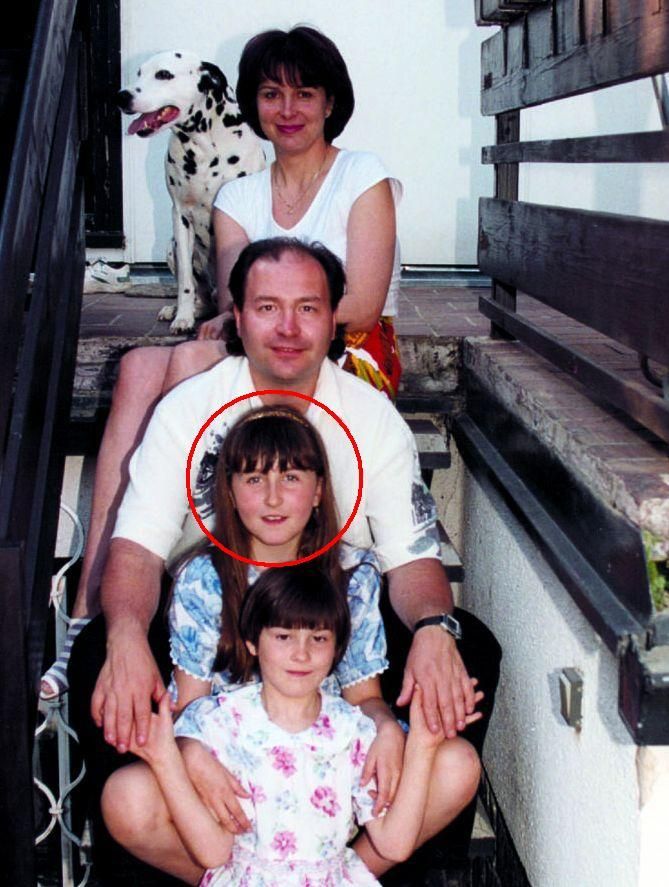 Rodina Davida v roce 2002 (shora): Manželka Marcela, Michal David, dcera Klárka a dcera Míša, která zemřela na leukémii