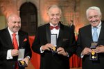 Tři ocenění umělci. Prezident Miloš Zeman vyznamenal Michala Davida, Ivana Vyskočila i Jiřího Krampola (28. 10. 2018).