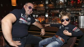 Michal David se svým vnukem Sebastianem