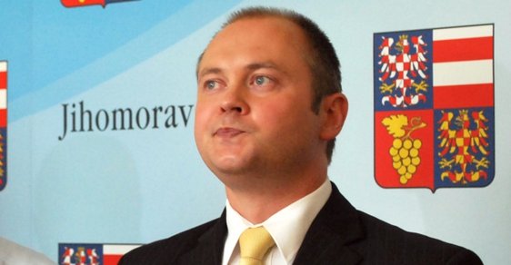 Hejtman Michal Hašek (vpravo) podpořil krumlovského starostu Jaroslava Mokrého (vlevo) ve snaze nechat Slovanskou epopej co nejdéle na jihu Moravy.