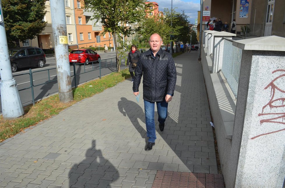 Jihomoravský hejtman Michal Hašek odvolil v krajských volbách v Brně.