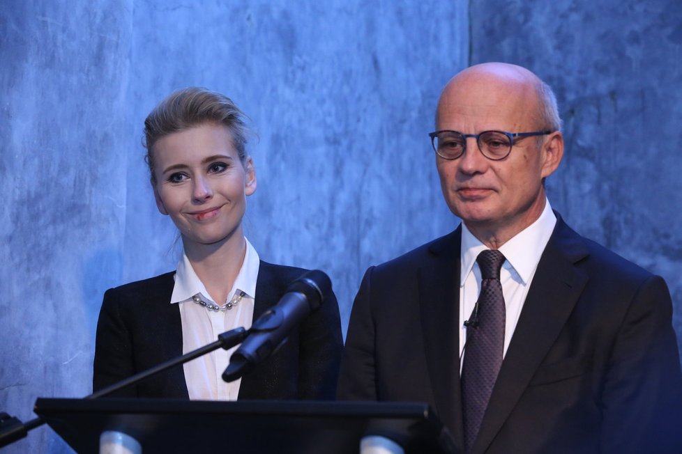 Start prezidentské kampaně Michala Horáčka: S manželkou Michaelou Hořejší - Horáčkovou (3. listopadu 2016)