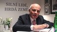 Michal Horáček: Nepochybně. Ale všechno se má dít transparentně. Jsem pro to, aby prezident na zahraniční cesty vozil úspěšné podnikatele. Zakladatele českých firem, které prorazily ve světě. To jsou podle mě lidé, na nichž závisí budoucnost České republiky. A proto bych dal veřejnosti jasně najevo, koho si beru s sebou a proč. Ne aby někam letěla dvě letadla a nikdo by netušil, kdo je na palubě.