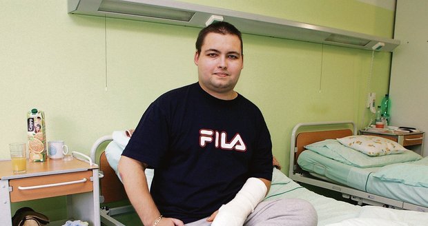 Michal na svém lůžku v Nemocnici Na Homolce strávil dlouhé měsíce