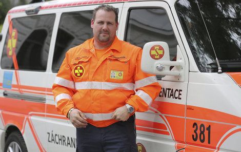 Michal Milbauer je záchranář v reálném životě i v seriálu.