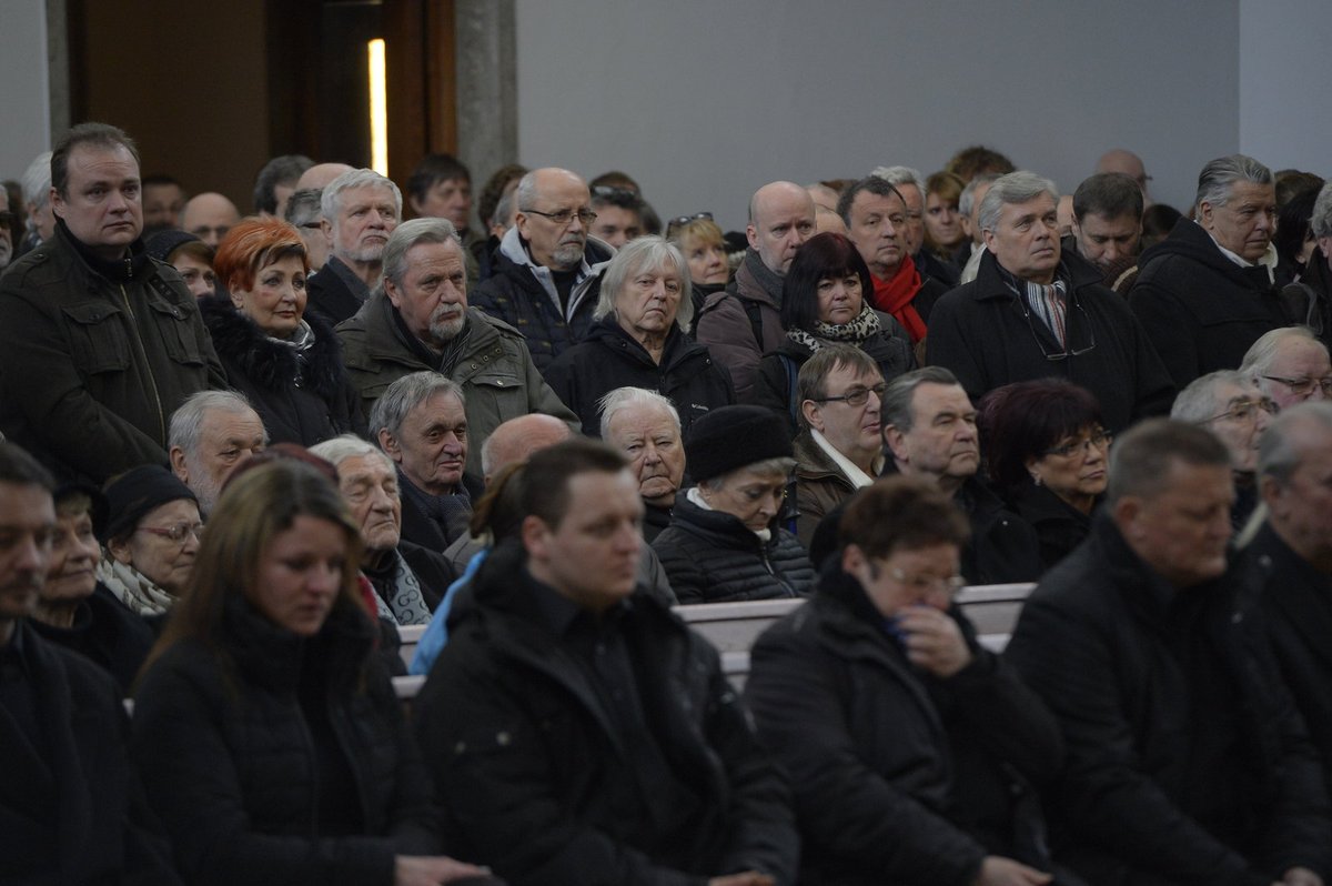 Jan Neckář, Václav Neckář, Václav Postránecký, Jiří Hromada na pohřbu Michala Pavlaty.