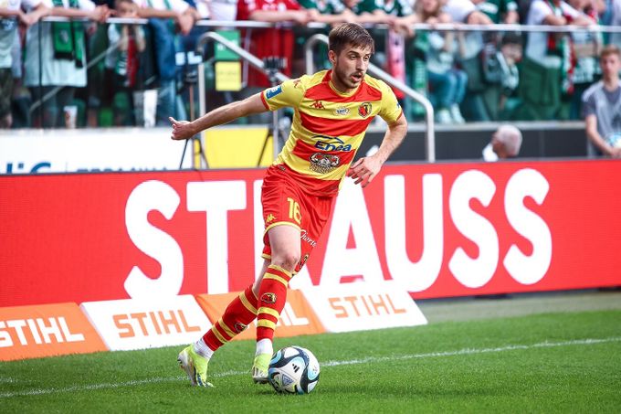 Sáček slaví v Polsku titul! Jagiellonia ovládla soutěž poprvé v historii Sáček slaví v Polsku titul! Jagiellonia ovládla soutěž poprvé v historii