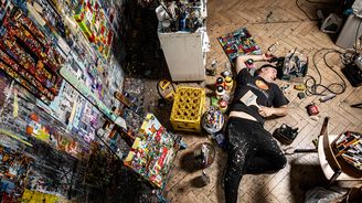 Michal Škapa má jasnou ambici: Pomalovat všechno kolem. Jak, to zachytil fotograf Matěj Dereck Hard Michal Škapa má jasnou ambici: Pomalovat všechno kolem. Jak, to zachytil fotograf Matěj Dereck Hard