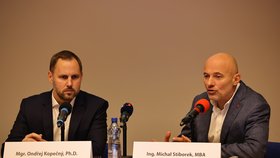 Šéf IKEMu Michal Stiborek (vpravo) podal rezignaci