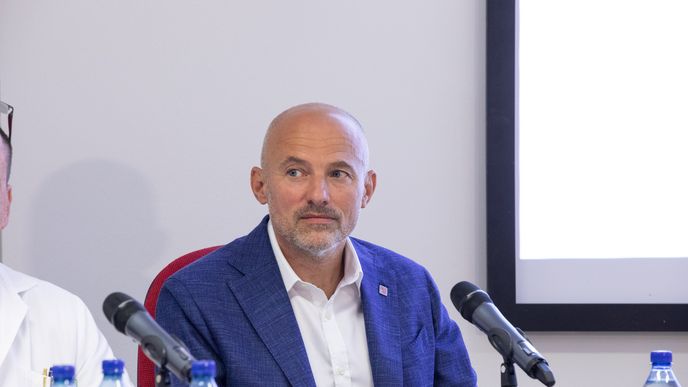Ředitel IKEM Michal Stiborek rezignoval.