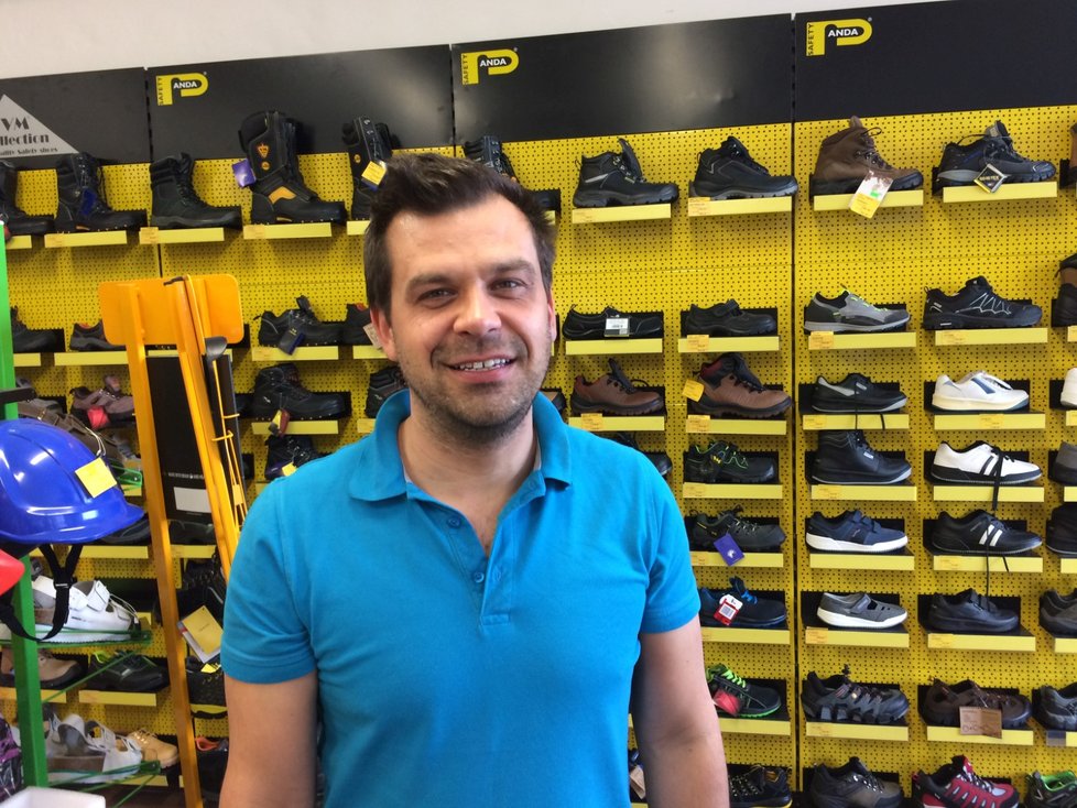 Majitel obchodu s pracovním oblečením Michal Střelec (38).