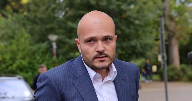 Zbrojař Michal Strnad na oslavě 80.narozenin Miloše Zemana. (2024)
