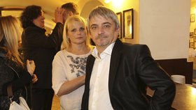 Michal Suchánek vyvedl na předávání cen TýTý manželku Renátu. Ta se tam setkala se setrou údajné milenky svého muže, jak ukazuje tato fotografie.