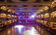 Velký sál Lucerny pojme 2500 diváků. Pro zpěváky je to ale stále prestižní místo.