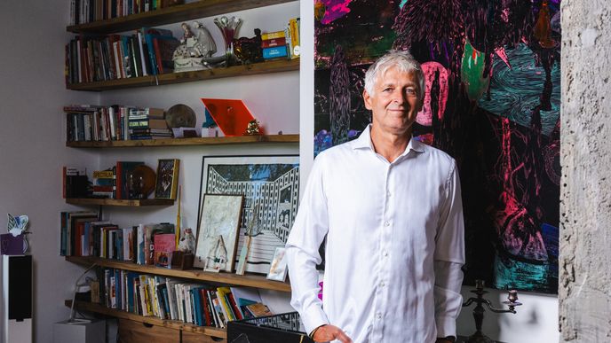Český filantrop, podnikatel a investor Michal Zahradníček. Český filantrop, podnikatel a investor Michal Zahradníček.