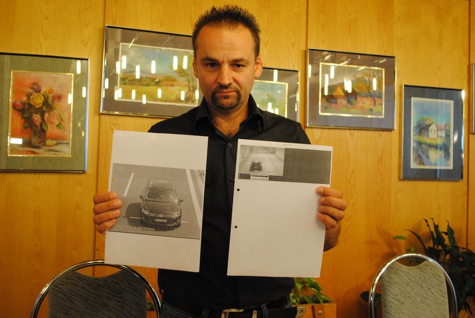 Šéf vyšetřovatelů Václav Kabátník ukázal snímky z kamer, které je dovedly k pachatelům únosu