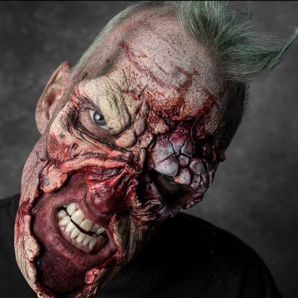 Herec Michael Mundy v seriálu The Walking Dead jako zombie