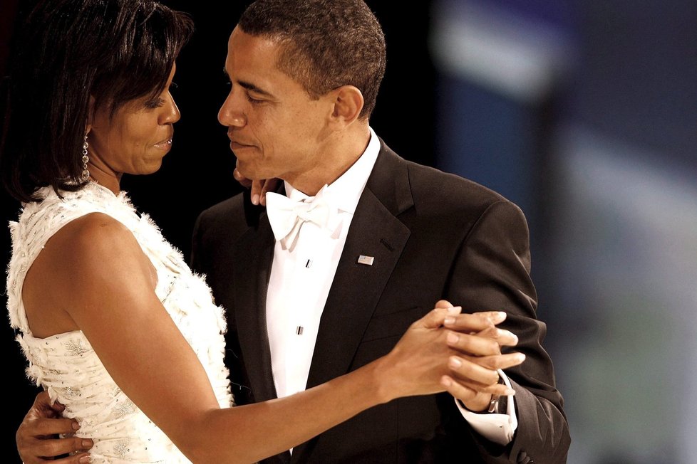 Barack Obama s manželkou Michelle při tanci