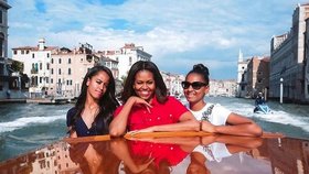 Michelle Obamová s dcerami Malií a Sashou