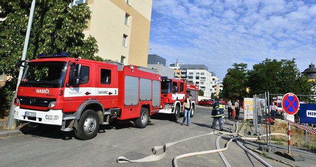 Pouta v nevěstinci, kroužek na penise: I takové případy řeší pražští hasiči