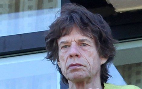 Mick Jagger jako unavený stařík
