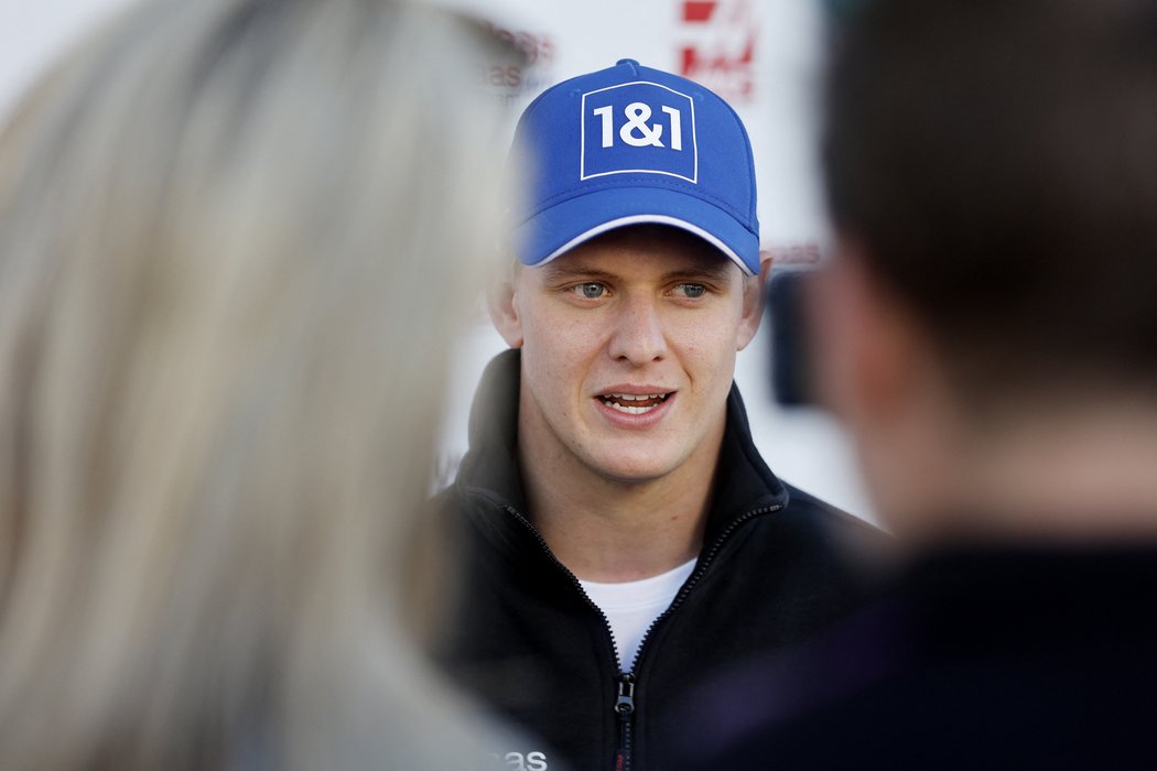 Mick Schumacher po děsivé nehodě do závodu nezasáhne